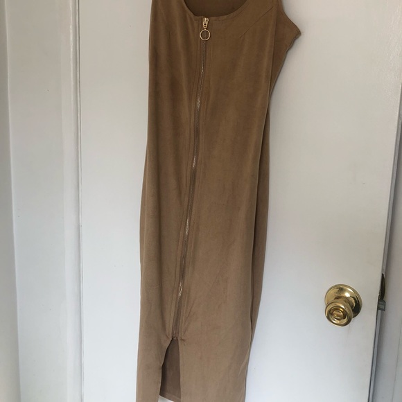 Sexy Suede Dress in Beige with front zipper - Picture 3 of 4